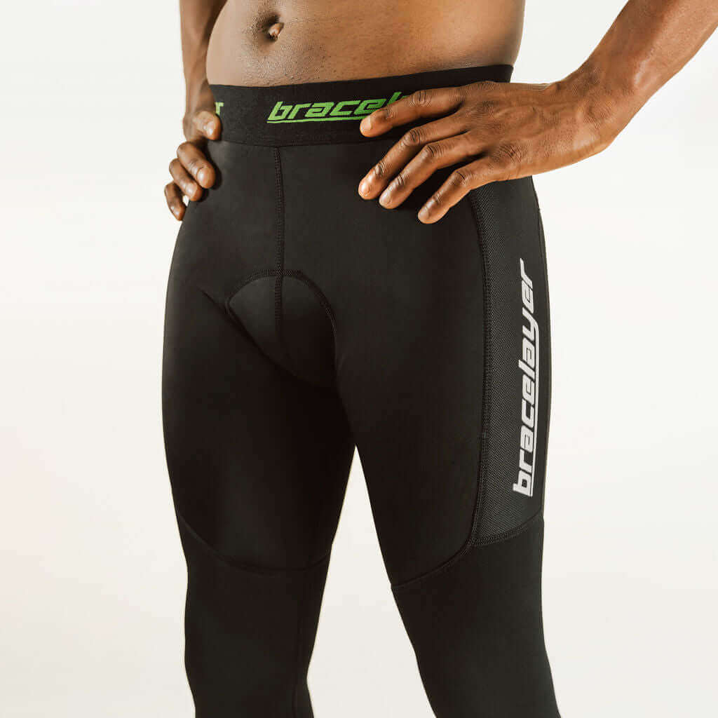 7/8 cycling compression pants with knee support, black with rear branding